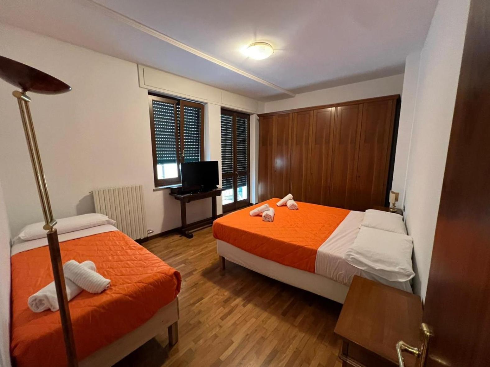 Marconi Rooms And Apartments Verona Bagian luar foto