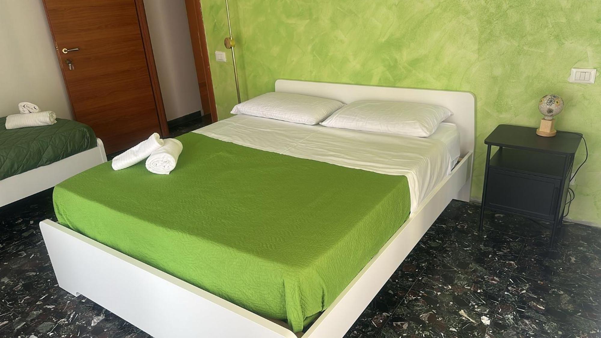 Marconi Rooms And Apartments Verona Bagian luar foto